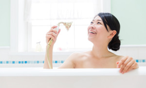 シャワーの水圧が弱くなった…シャワーヘッドの目詰まり解消法