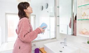 掃除しにくい洗面台の隙間汚れ。キレイに取り除くには？